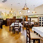 Hotel International Centre 4*