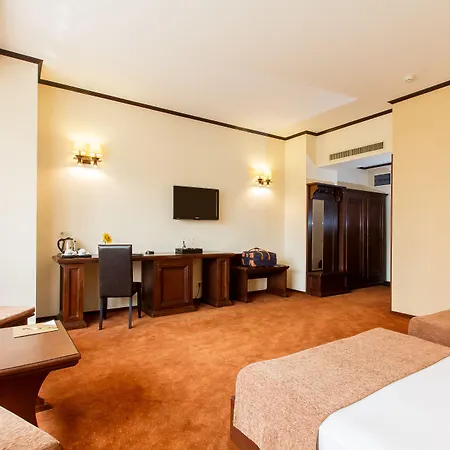 ホテル International Centre 4*