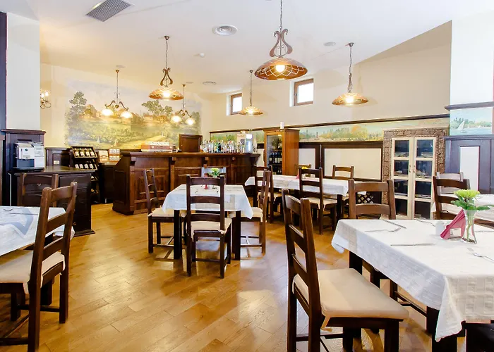 酒店 国际布加勒斯特市中心酒店 4*