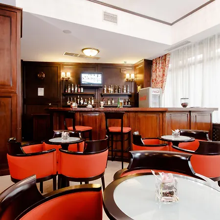 International Centre Ξενοδοχείο 4*