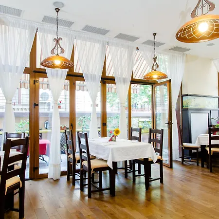 International Centre 4*